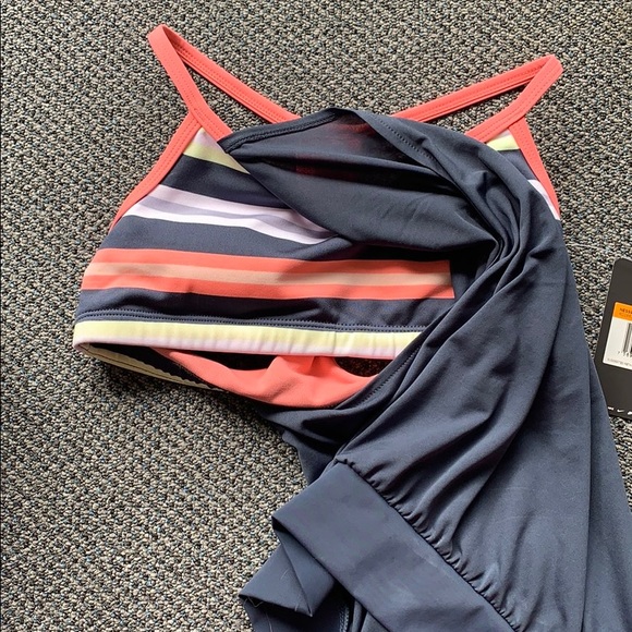 Nike Sport 2 in 1 Tankini Top 🆕 - Picture 7 of 7